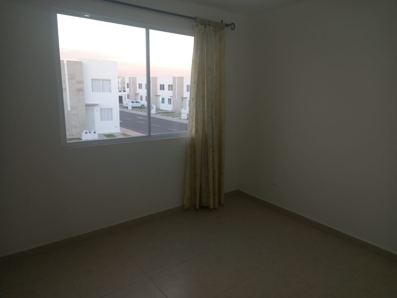 Casa San Miguel Nueva en Renta Fraccionamiento Sendas Residencial. Querétaro