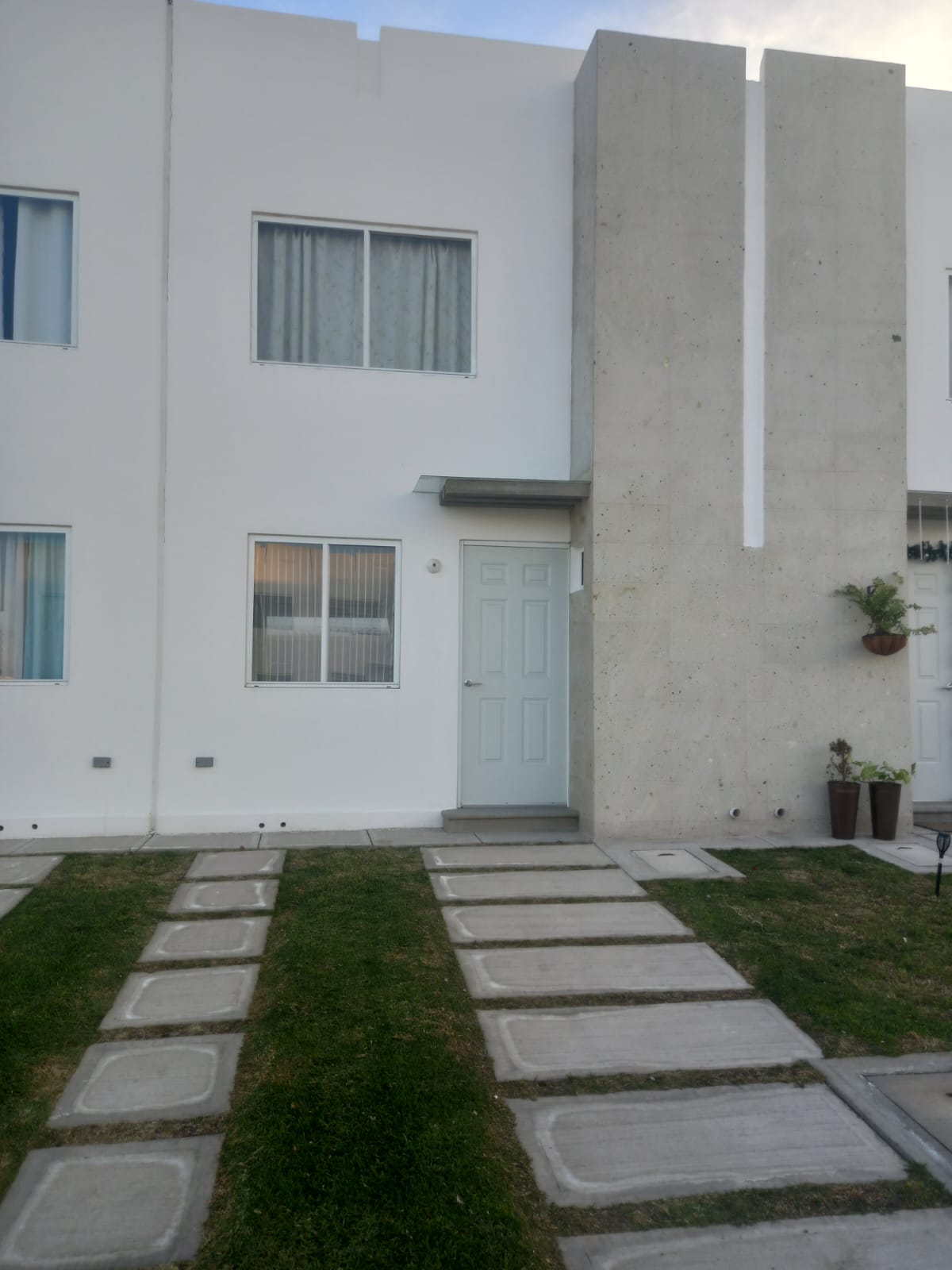 Casa San Miguel Nueva en Renta Fraccionamiento Sendas Residencial. Querétaro